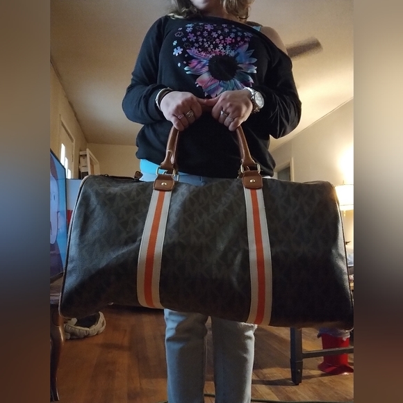 Michael Kors large duffle bag - Picture 12 of 15